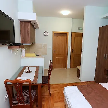 Apartman Ivana - Iva *