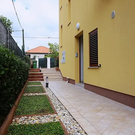 Ivana - Iva Apartment *