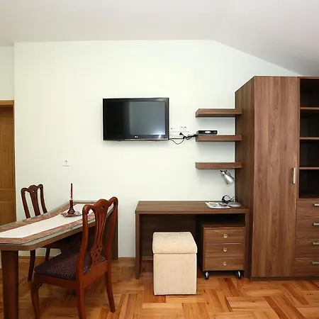 Ivana - Iva Apartman Zára